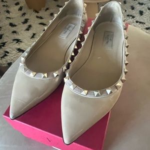 Patent Nude Flats